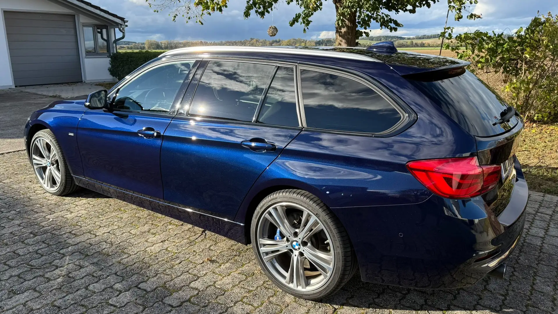 BMW 340 3er Touring 340i Touring xDrive Aut. Luxury Line Albastru - 2