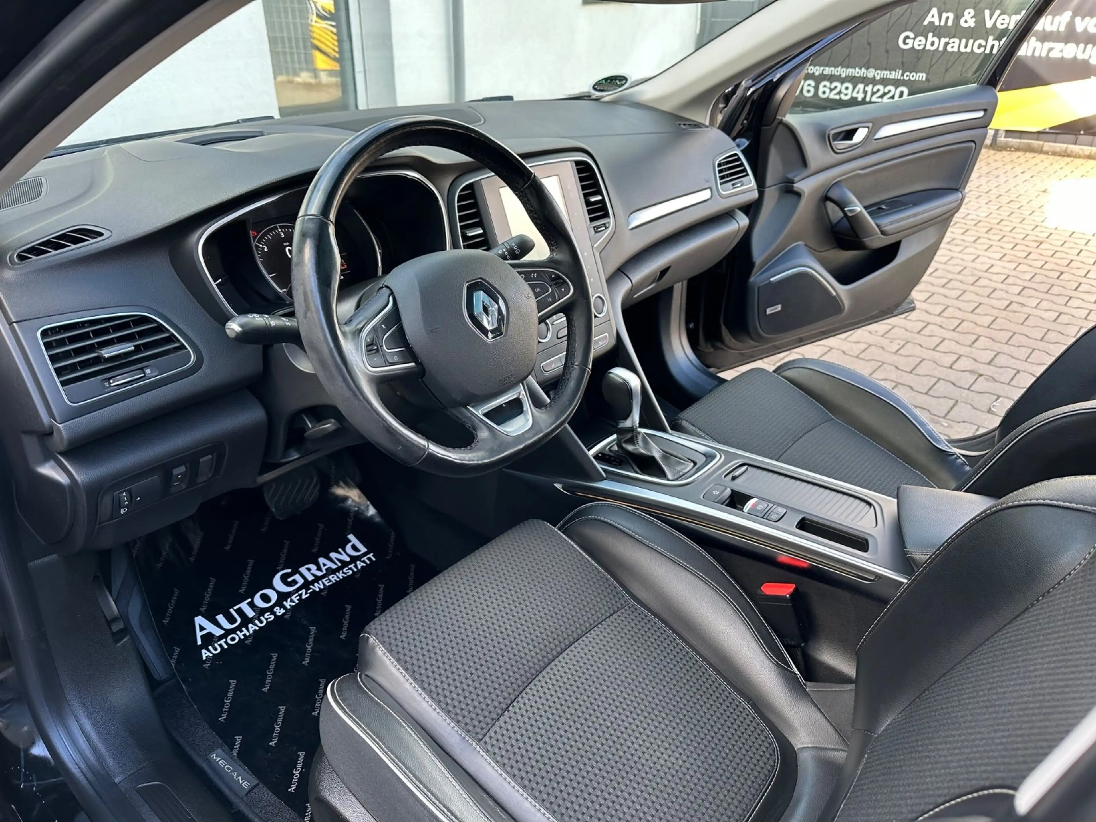 Renault Megane IV Grandtour BOSE-Edition*1HAND*LED*Assis — photo 12
