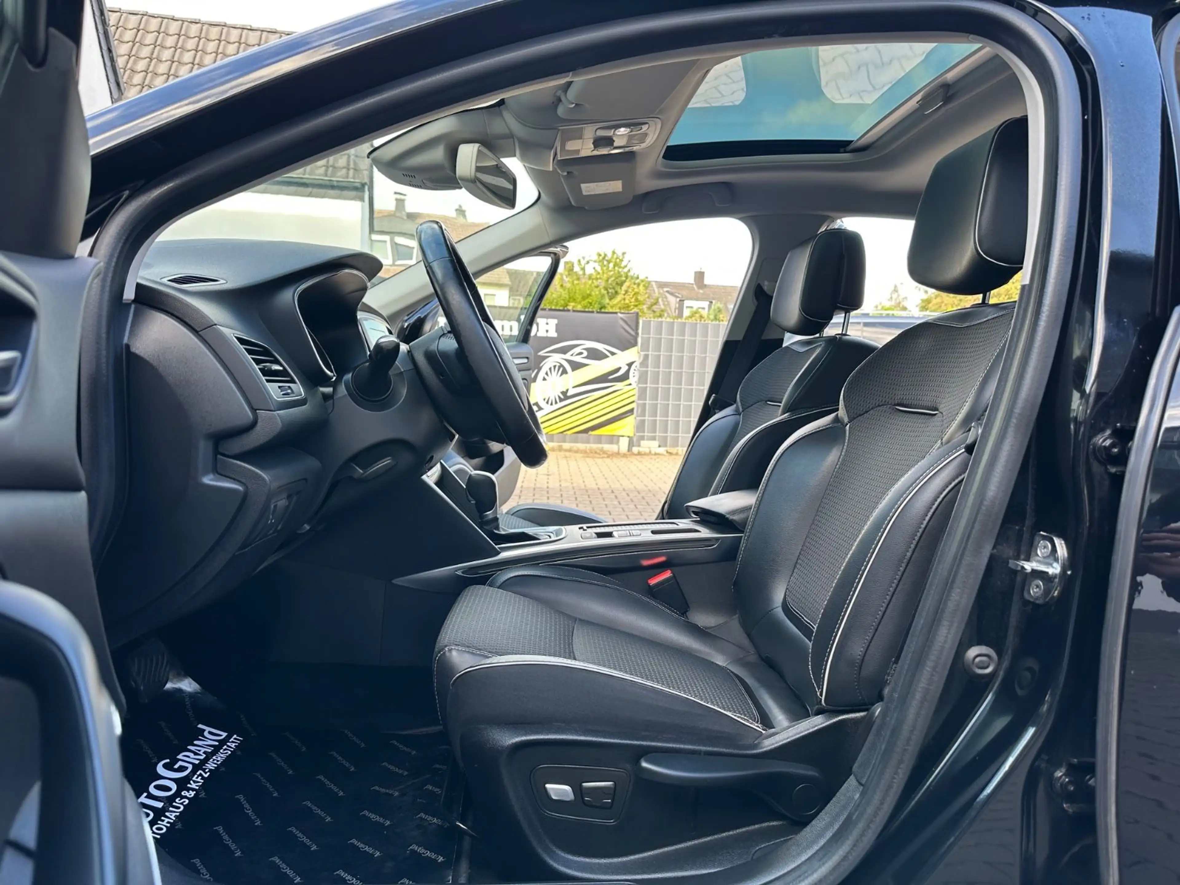 Renault Megane IV Grandtour BOSE-Edition*1HAND*LED*Assis — photo 14