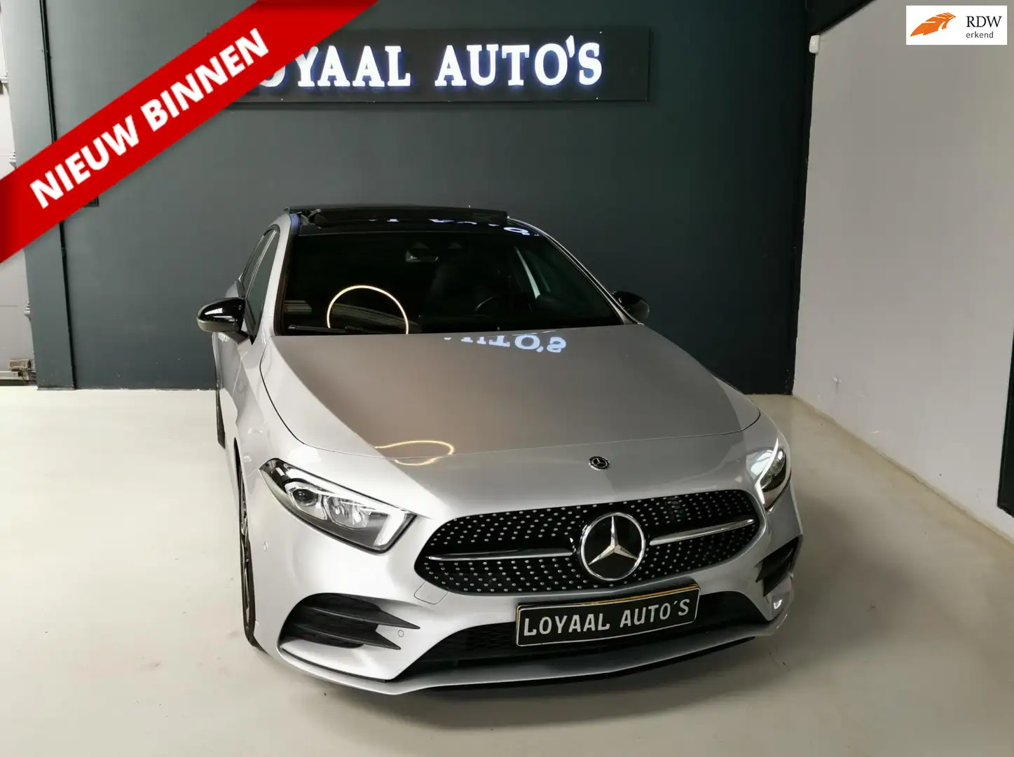 Mercedes-Benz A 250 Premium Plus | AUT | PANO | BI-XENON | NAVI | PDC Grijs - 1