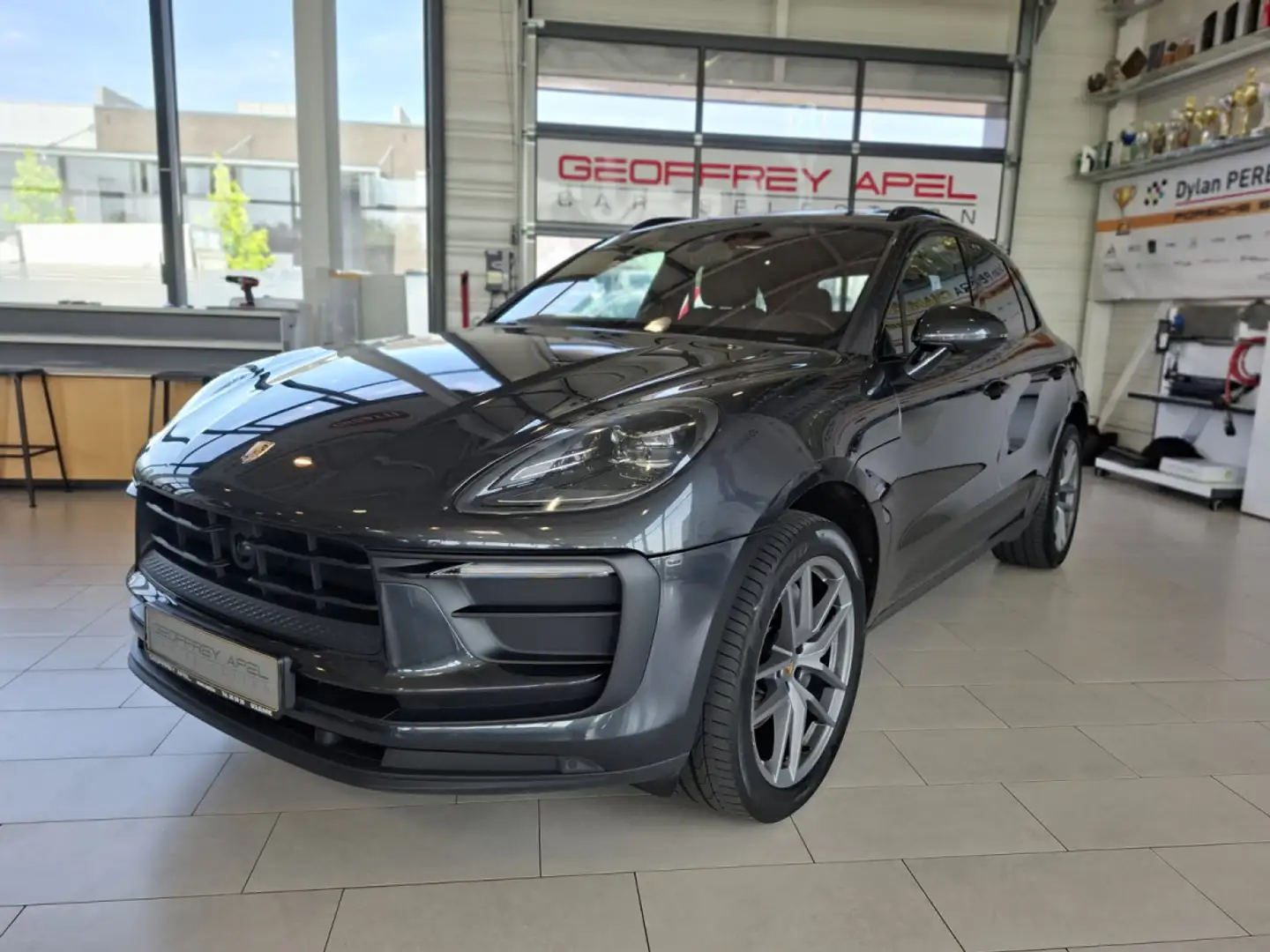 Porsche Macan 2.0 265 NEW MODEL PACK CHRONO PANO CUIR NAVI 1 HAN Gris - 1