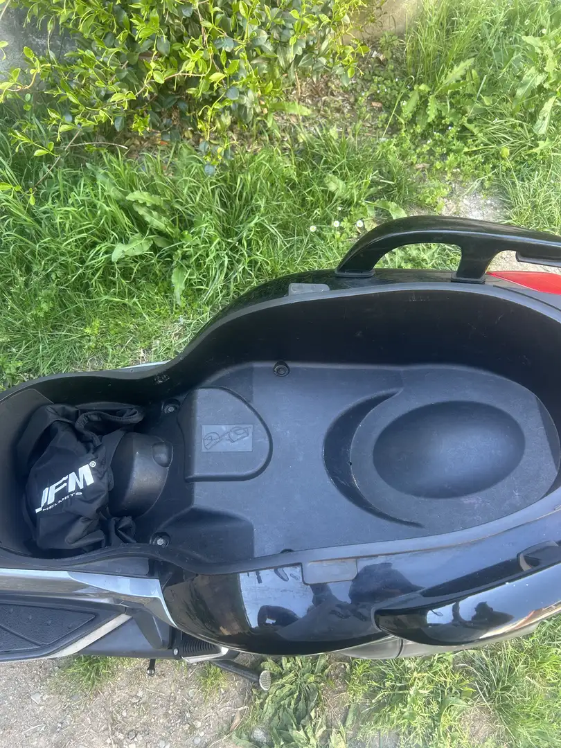 Yamaha X-Max 250 Zwart - 1