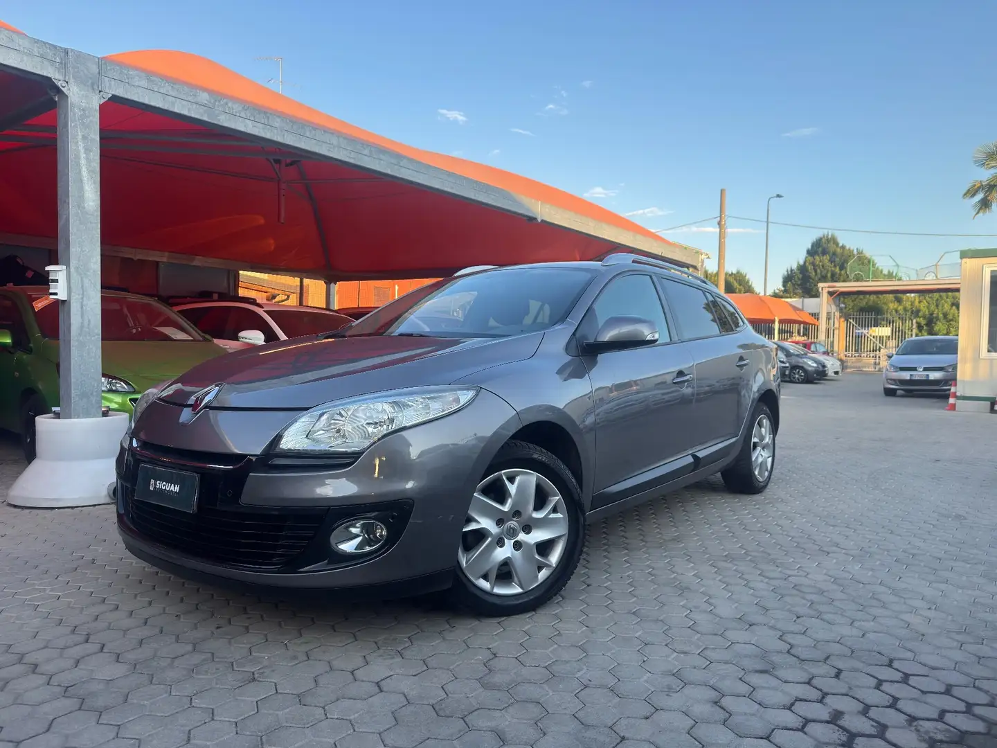 Renault Megane ADATTA A NEOPATENTATI 1.6 SporTour Wave Nero - 1