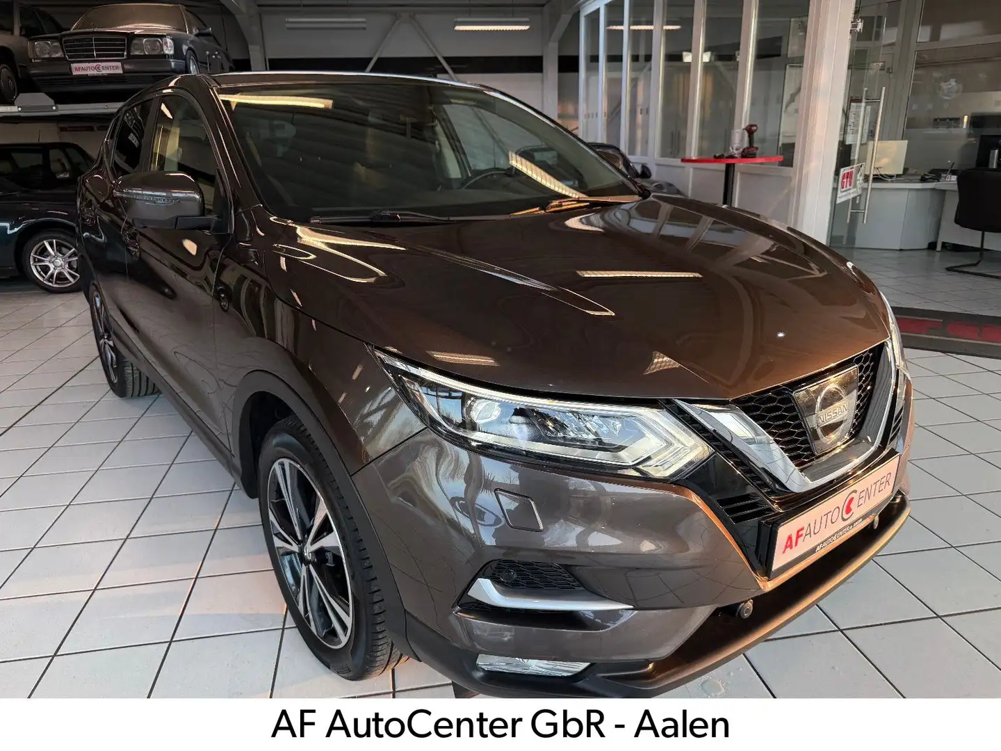 Nissan Qashqai N-Connecta*LED*360°Kamera*ACC*Keyless Braun - 1