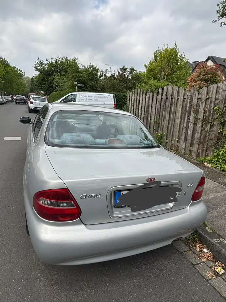 Kia Clarus