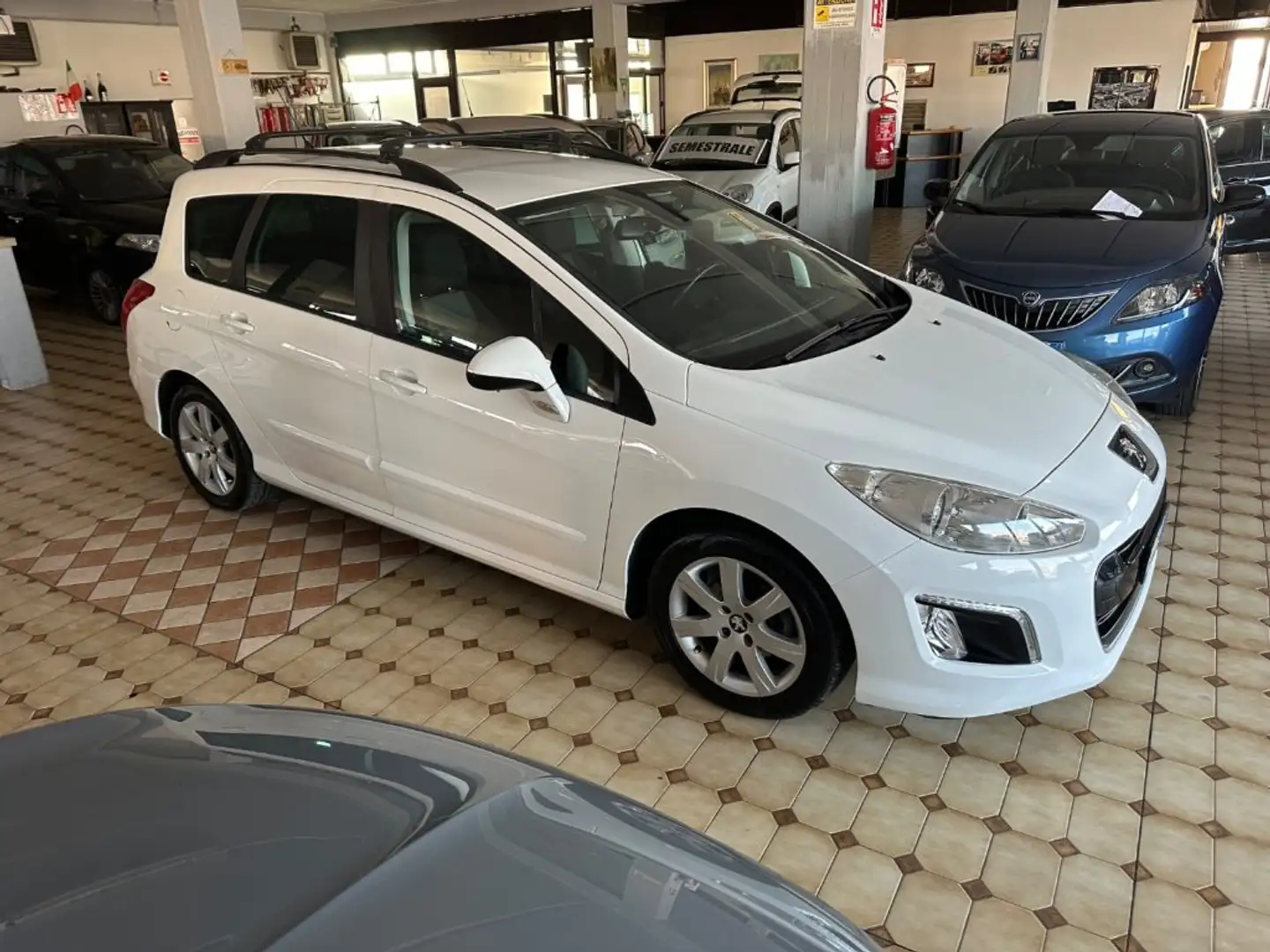 Peugeot 308 1.6 8V e-HDi 112CV Stop&Start SW Drive-s Blanc - 2