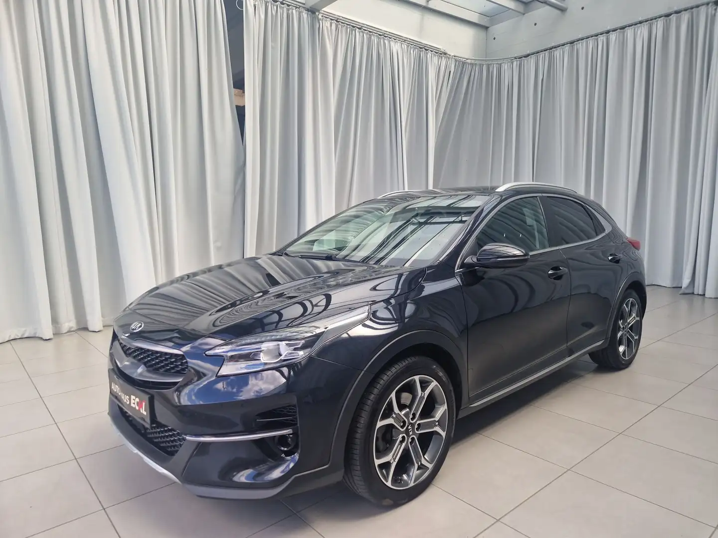 Kia XCeed Gold Matrix Black - 1