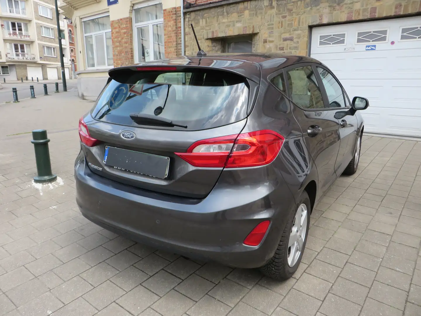 Ford Fiesta 1.1i Titanum Euro 6 b 12 M. Garant Prêt Immat. Gris - 2
