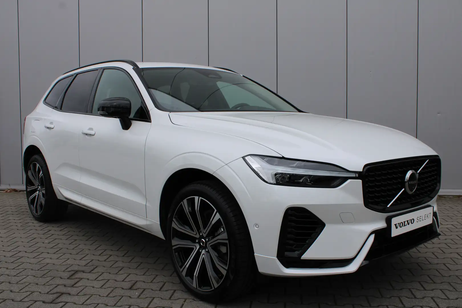 Volvo XC60 T8 455 pk Plug-in hybrid AWD Plus Dark | 21" Velge Blanco - 2