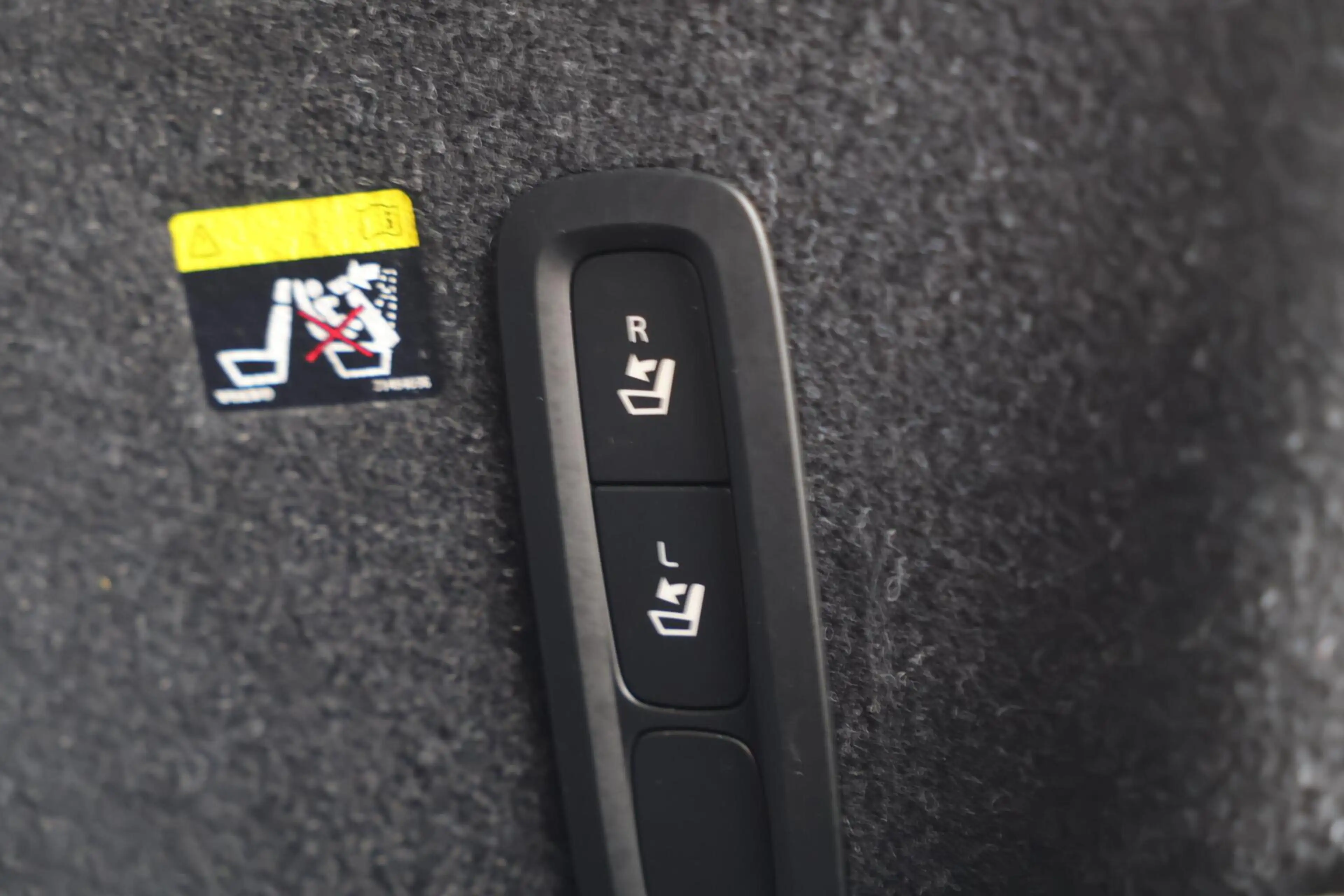 Volvo XC40 T4 Momentum | Stoelverwarming | Trekhaak | Parkeer — photo 13