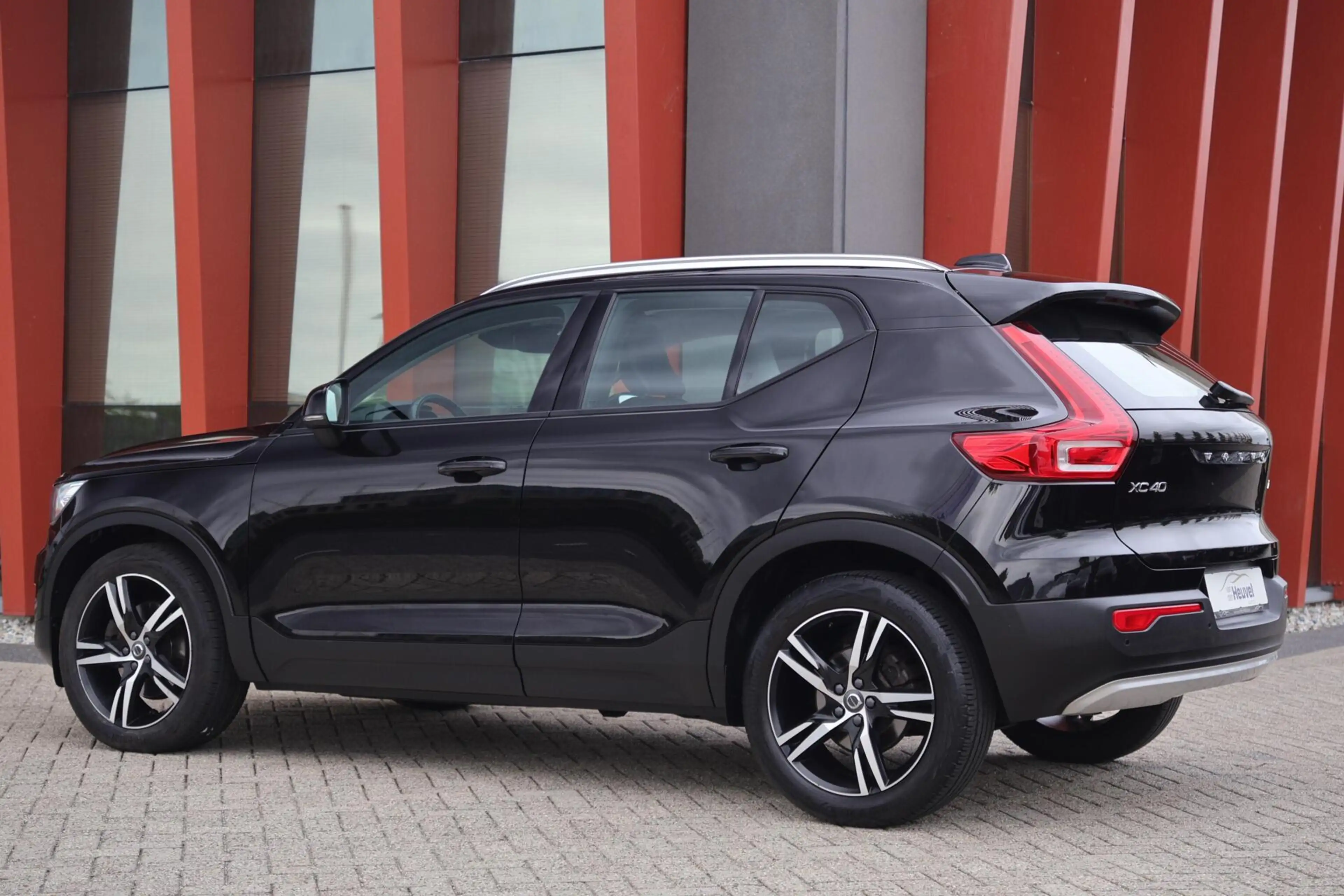 Volvo XC40 T4 Momentum | Stoelverwarming | Trekhaak | Parkeer — photo 3