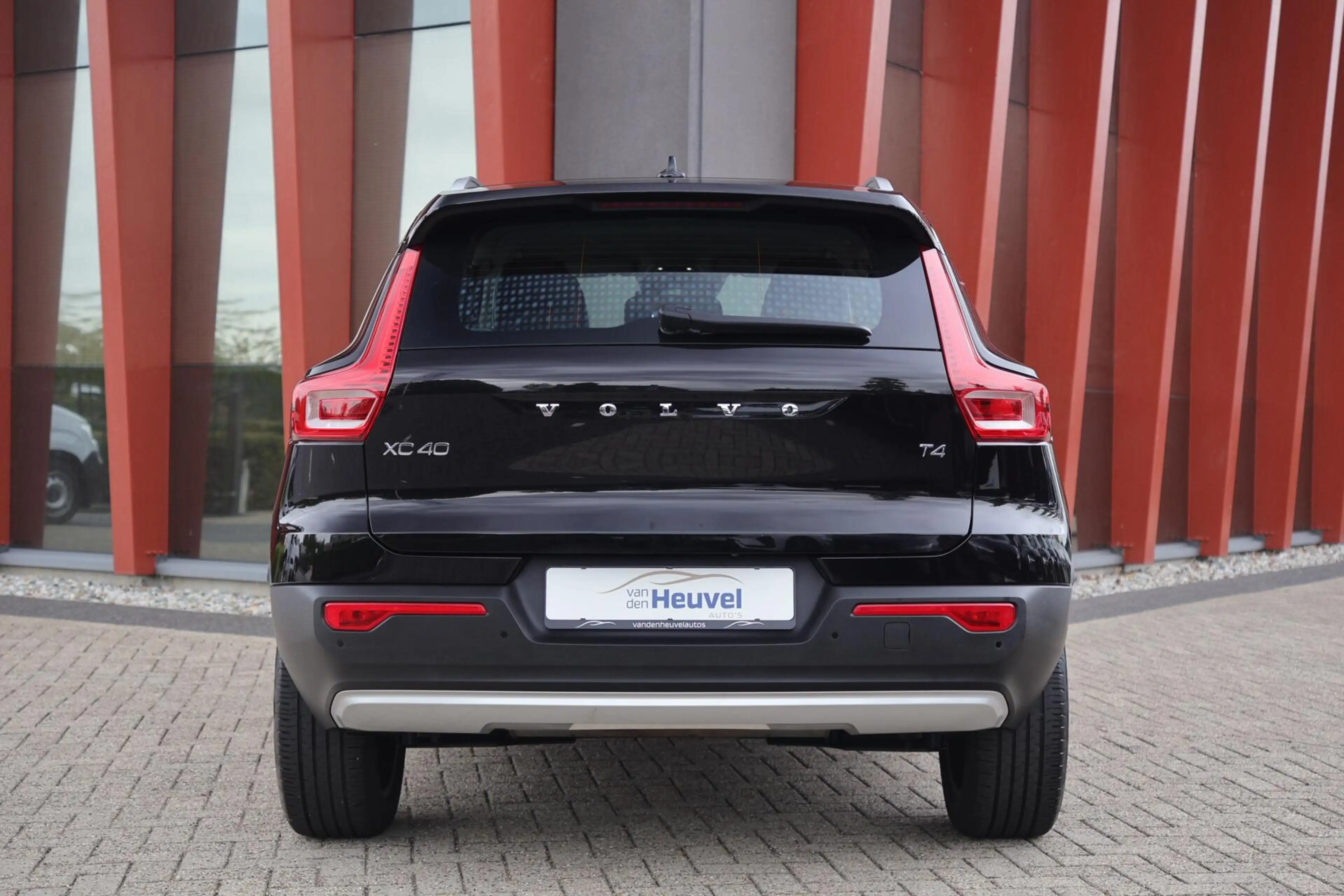 Volvo XC40 T4 Momentum | Stoelverwarming | Trekhaak | Parkeer — photo 4