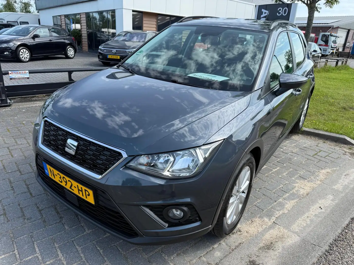 SEAT Arona 1.0 TSI Style Business Intense Plus Grijs - 2