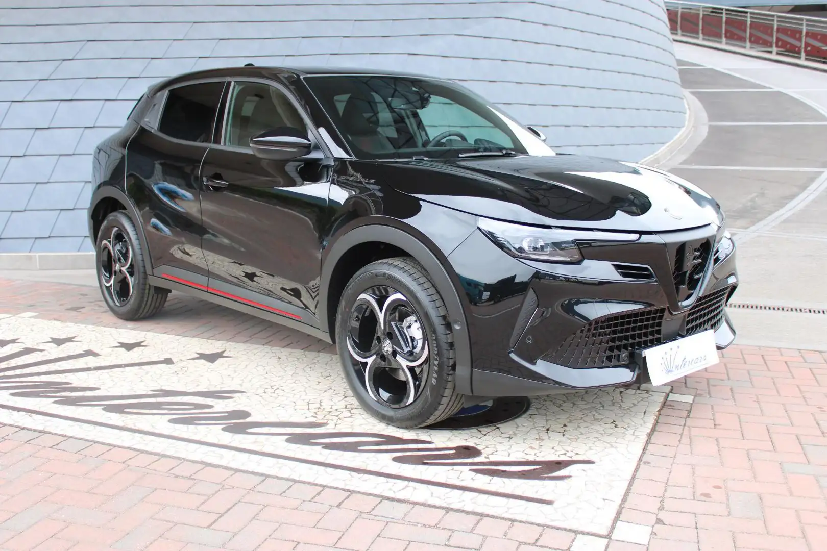 Alfa Romeo Junior 1.2 145cv Hybrid eDCT6 Speciale Czarny - 1