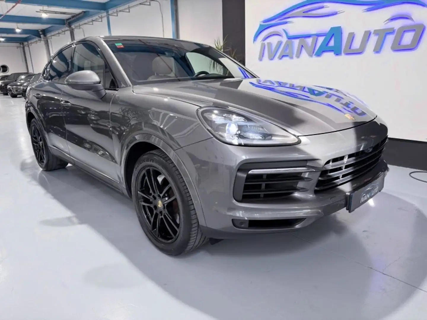 Porsche Cayenne Coupe Gris - 1