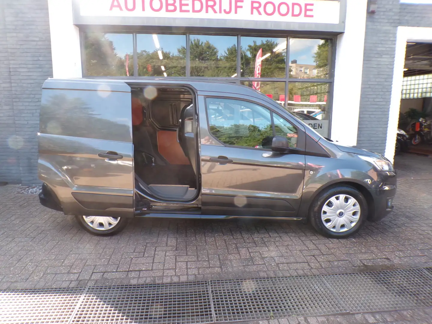 Ford Transit Courier 1.0 Trend Benzine VELE EXTRA'S,SCHUIF DEUR,NAVI,CA Grijs - 2