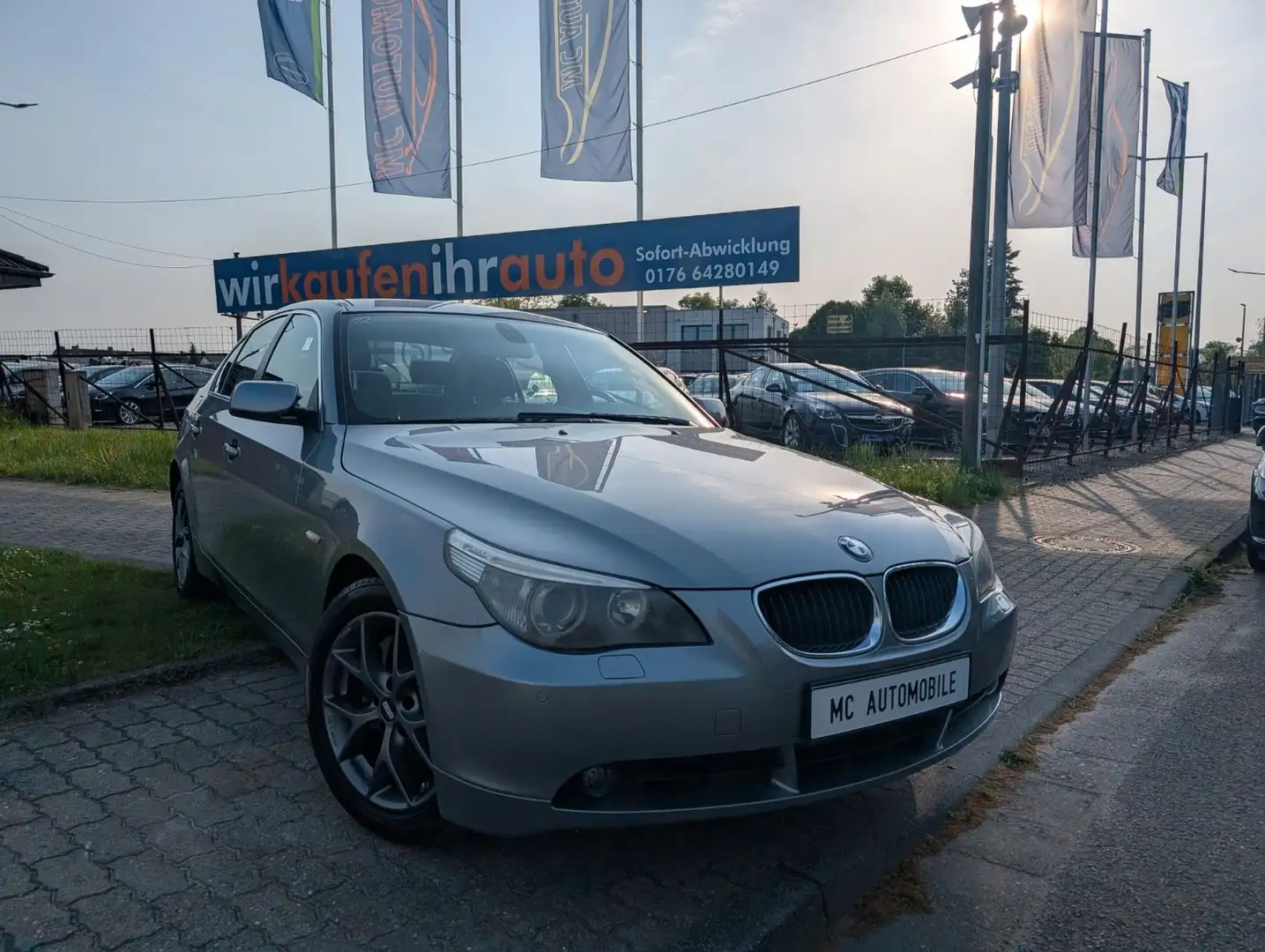 BMW 530 Baureihe 5 Lim. 530i xDrive*LPG GASANLAGE !! Gris - 2