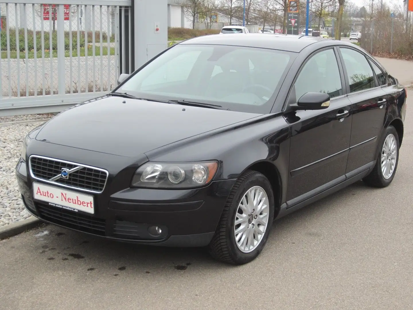Volvo S40 1,8 Momentum Schwarz - 2