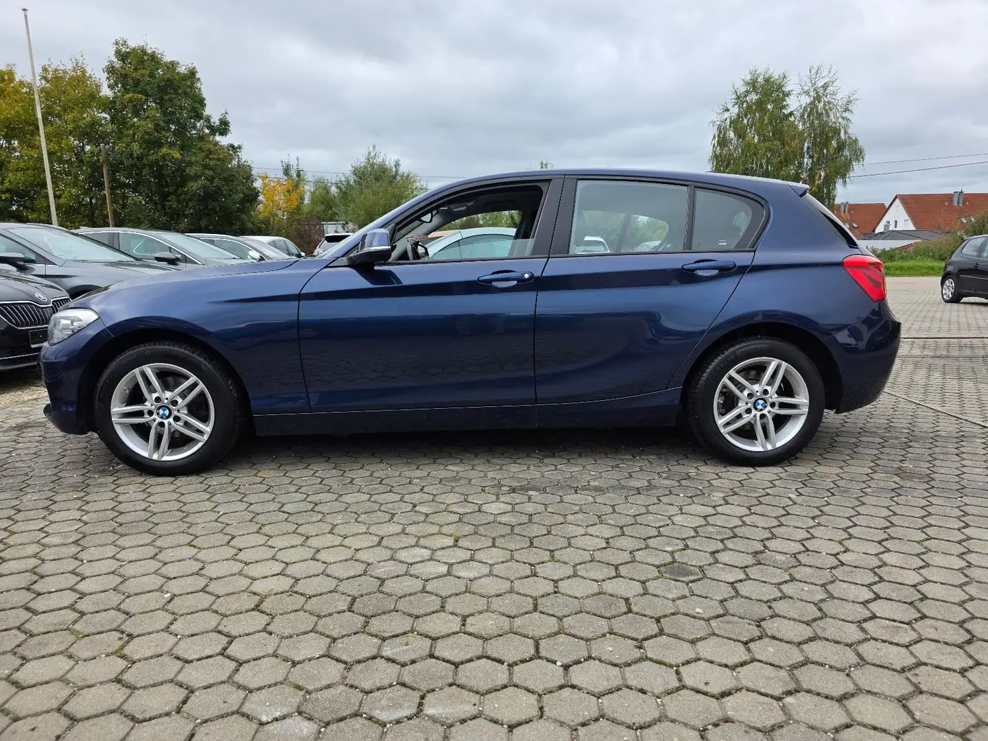 BMW 116 d Baureihe 1 Lim. 5-trg / Advantage / TÜV NEU Bleu - 2