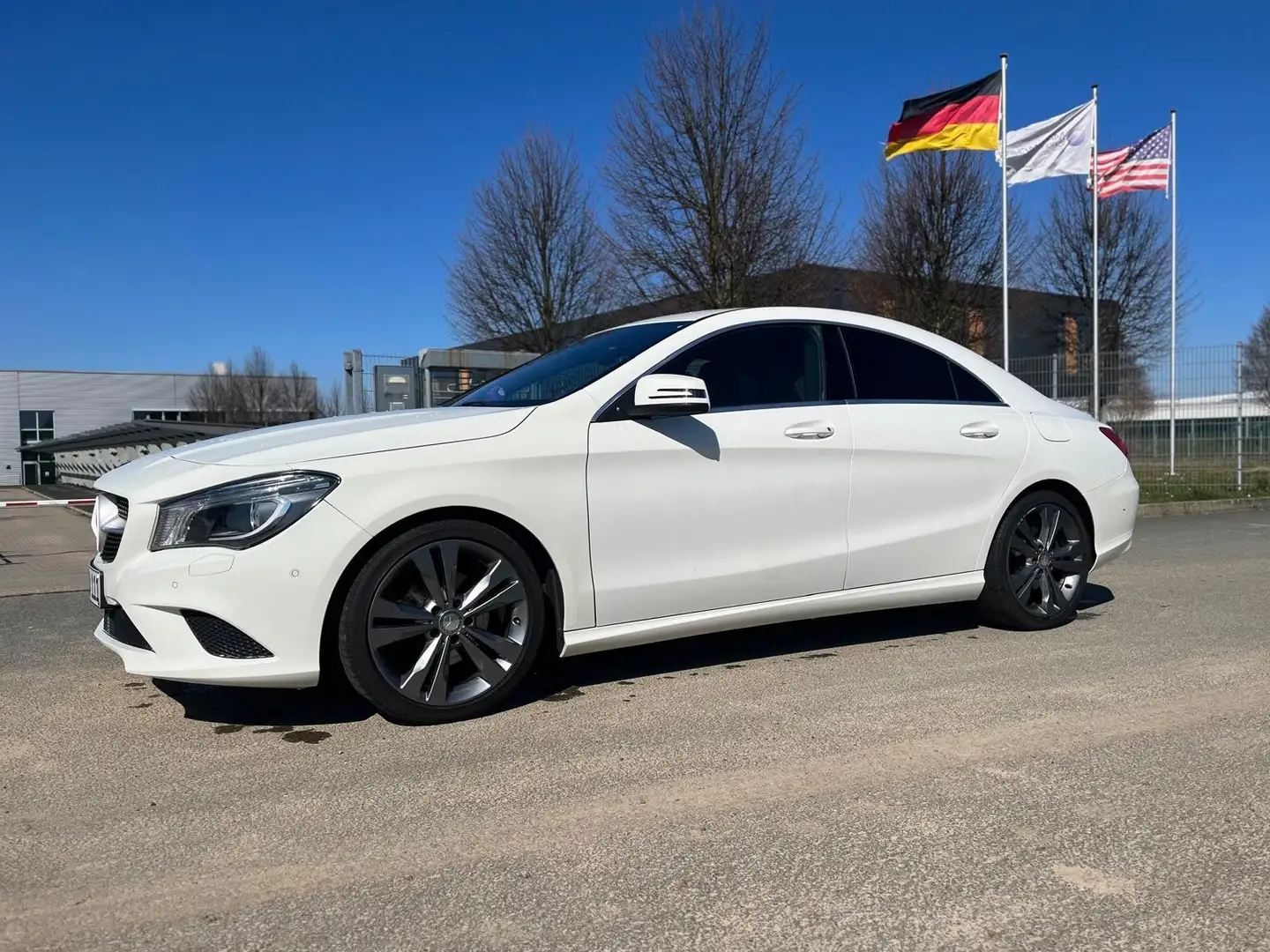 Mercedes-Benz CLA 200 Urban - 1