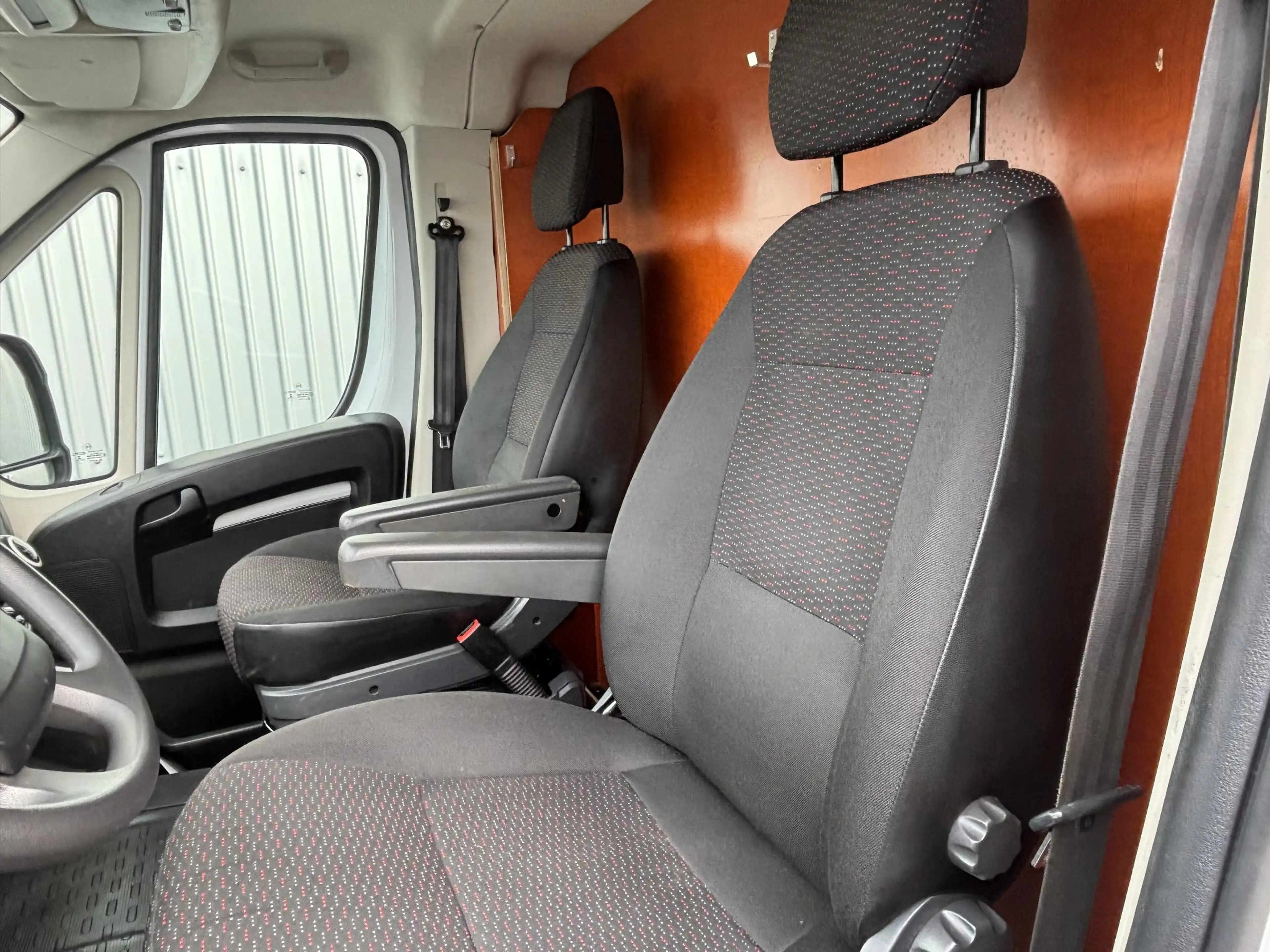 Peugeot Boxer 2.2 BlueHDi 165 L4*LUCHTVERING*HAAK*A/C*CRUISE* — photo 8