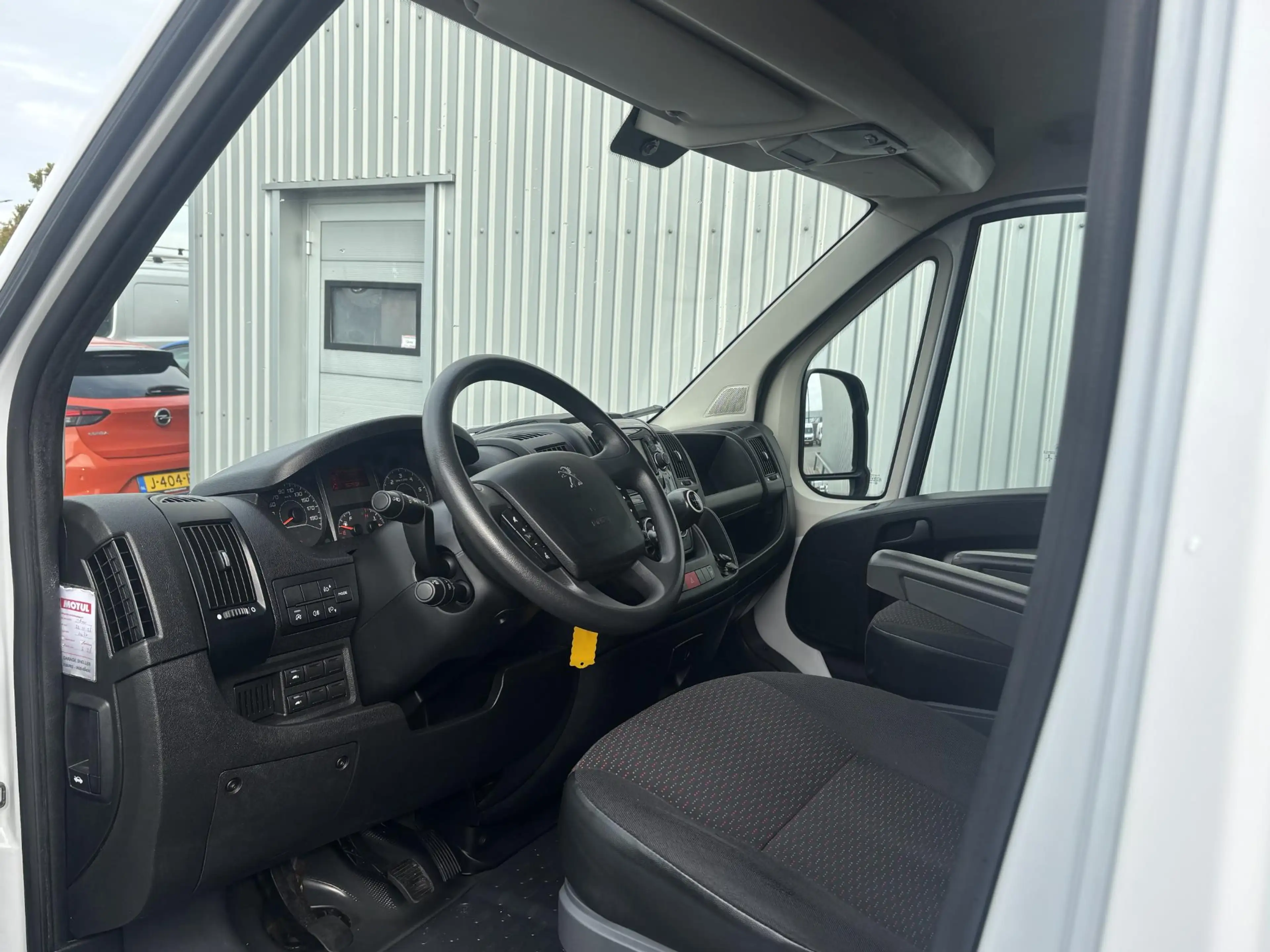 Peugeot Boxer 2.2 BlueHDi 165 L4*LUCHTVERING*HAAK*A/C*CRUISE* — photo 4