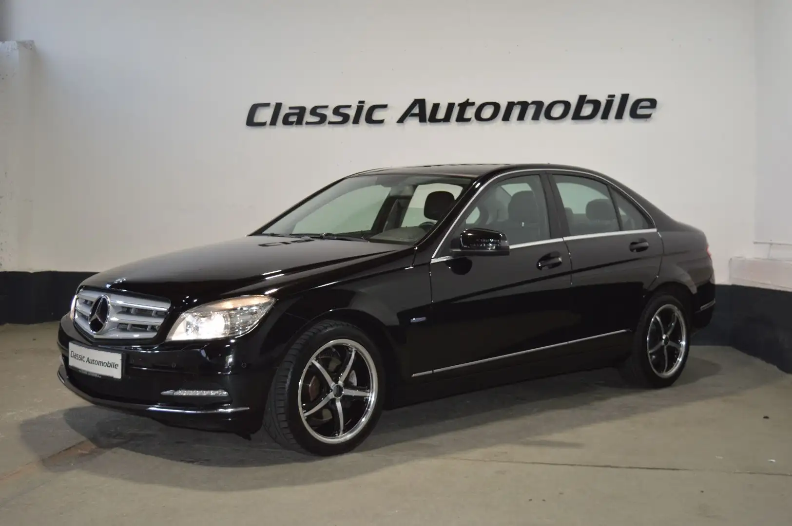 Mercedes-Benz C 200 CGI BlueEfficiency Avantgarde *Navi* Schwarz - 1