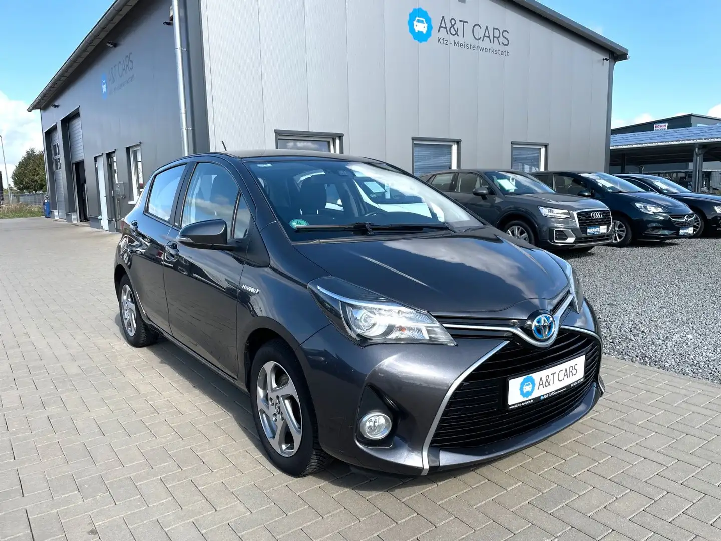 Toyota Yaris Edition-S Hybrid/1. Hand/Sitzheizung/Klima Grau - 1
