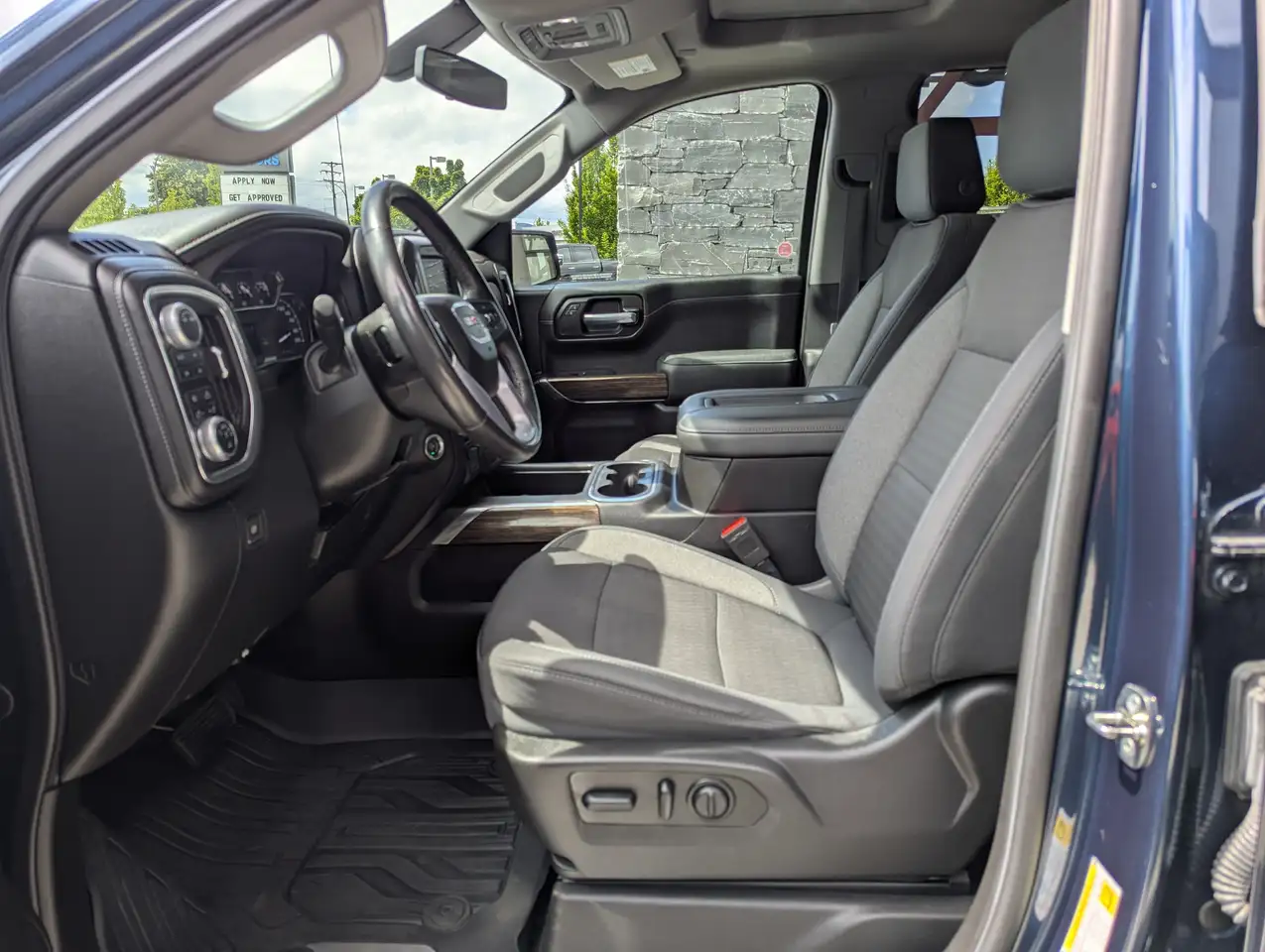 GMC Sierra 1500 снимка GMC Sierra 1500