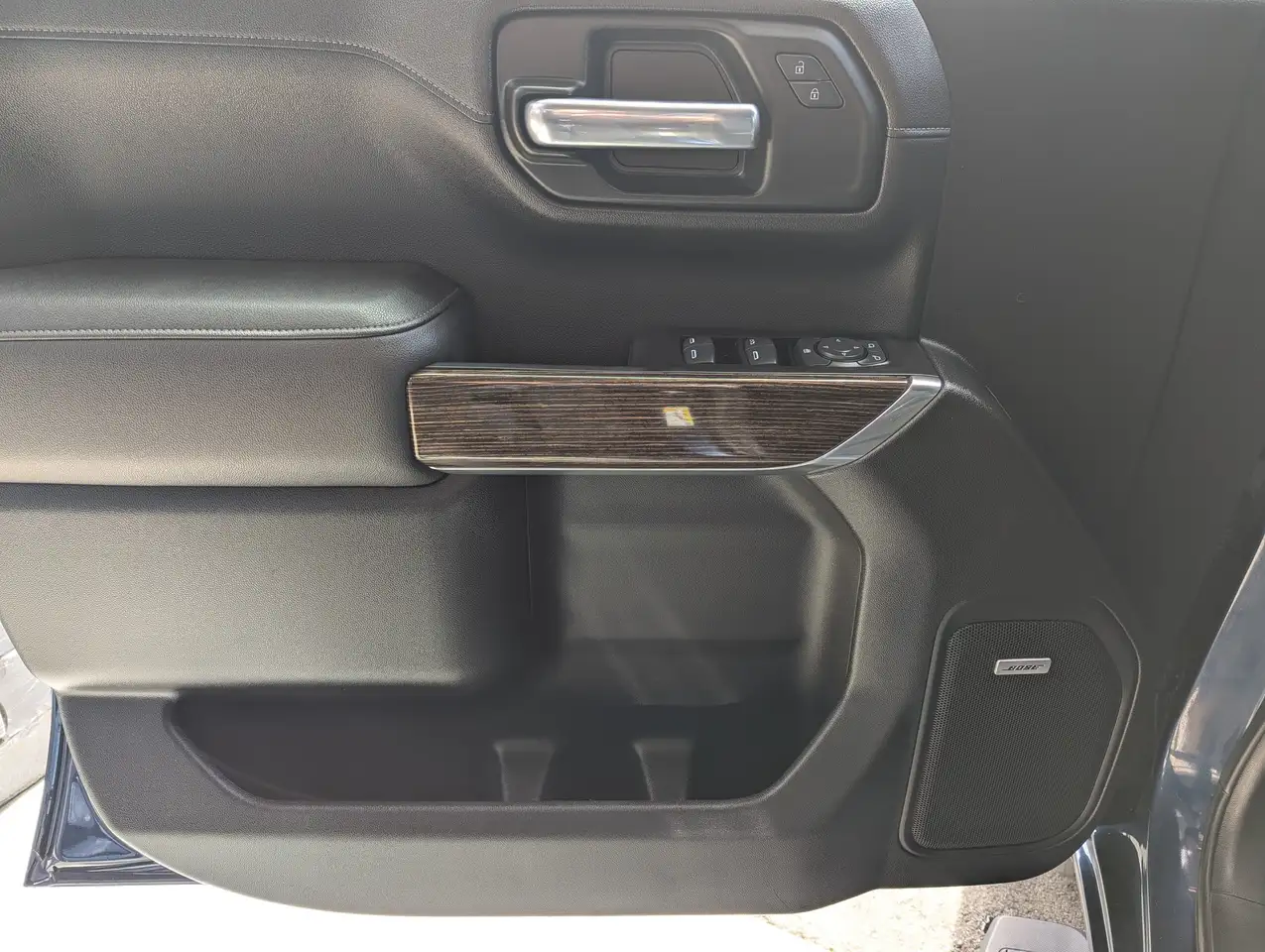 GMC Sierra 1500 снимка GMC Sierra 1500