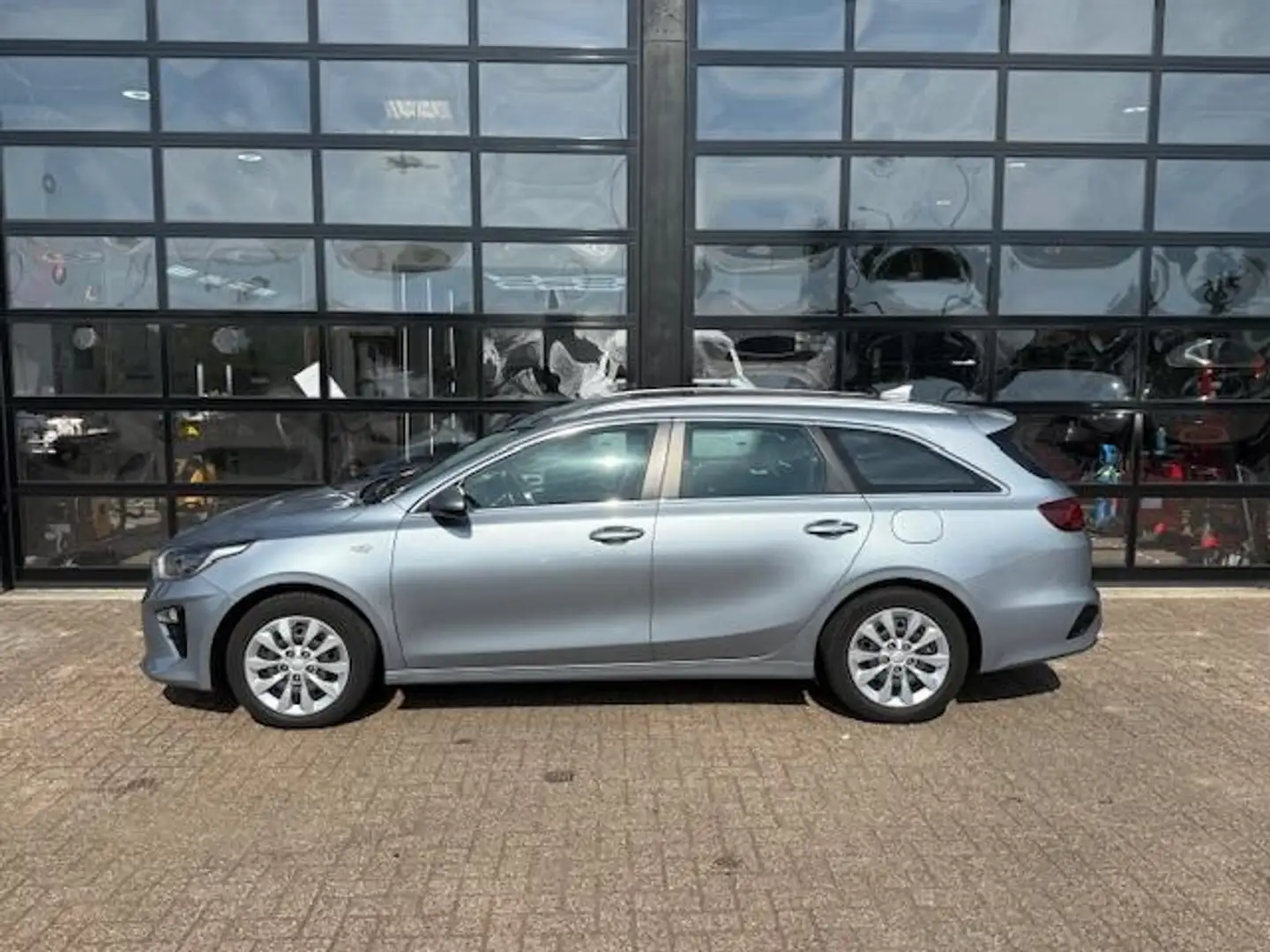 Kia Ceed SW / cee'd SW Sportswagon 1.6 CRDi MHEV DynamicPlusLine - 2