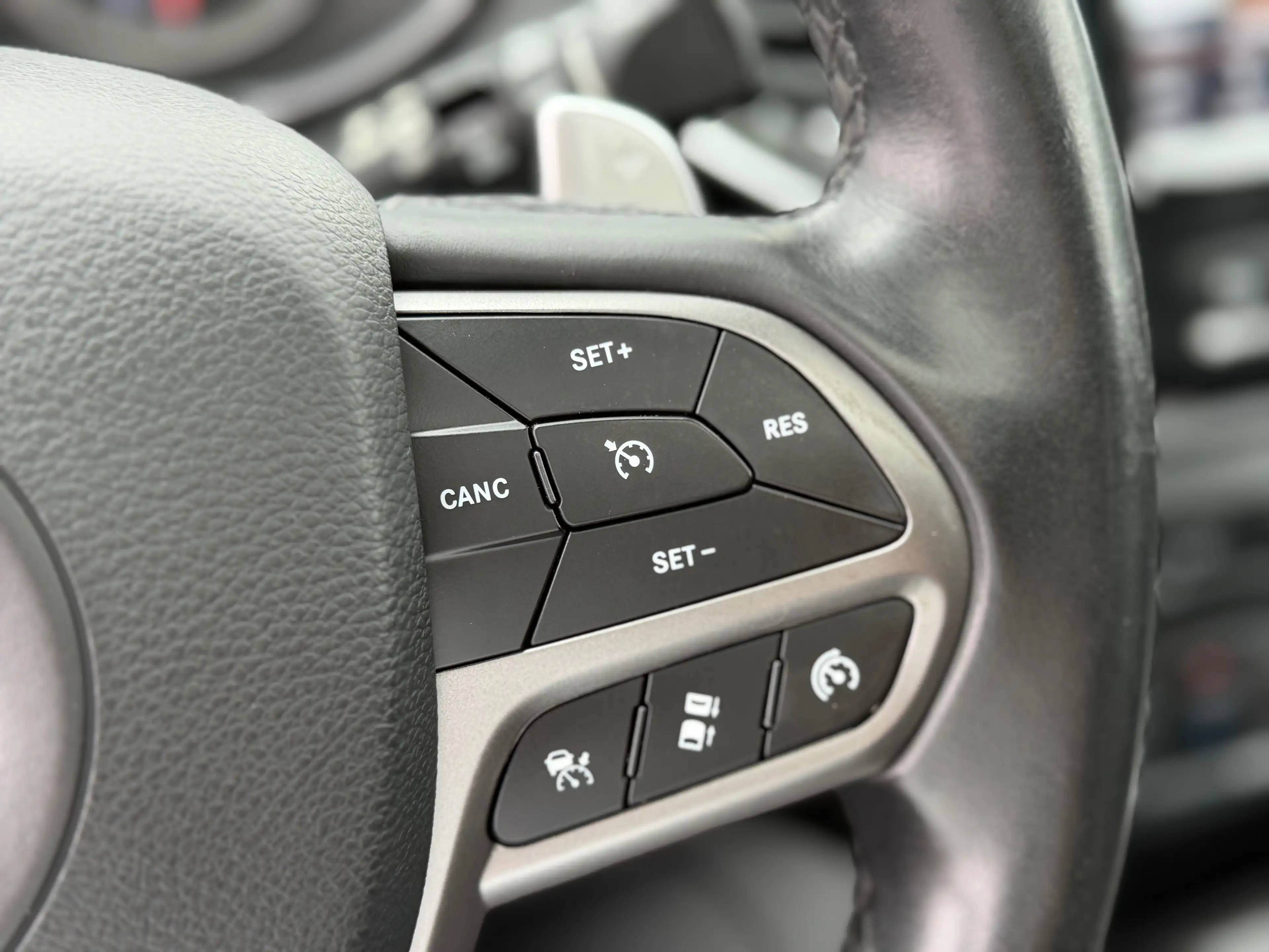 Jeep Cherokee 2.2 MJD 194 Cv - Limited - Full Options ! — photo 14