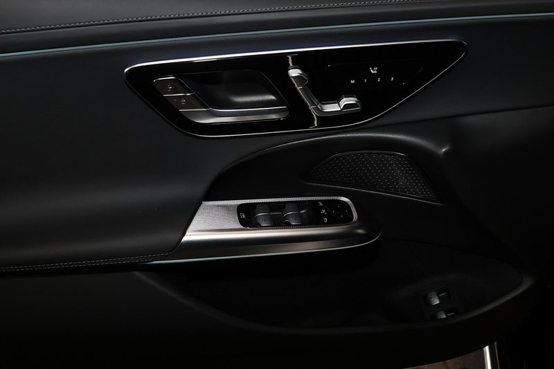 Mercedes-Benz E 300 e T AMG AHK+360+DIG LIGHT+360°+19"+MEMORY — photo 13