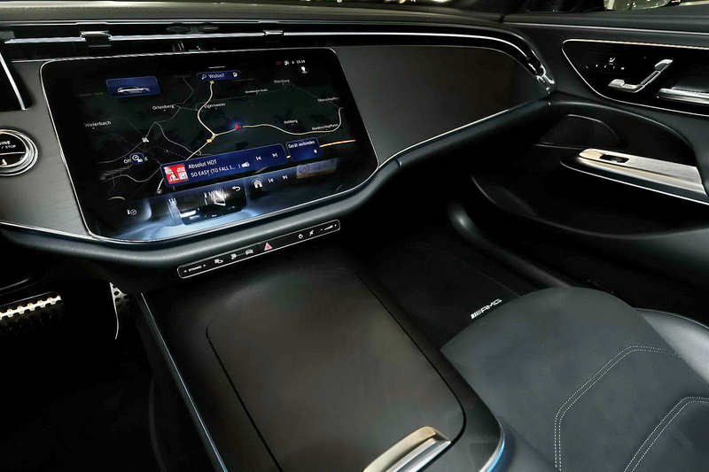 Mercedes-Benz E 300 e T AMG AHK+360+DIG LIGHT+360°+19"+MEMORY — photo 11