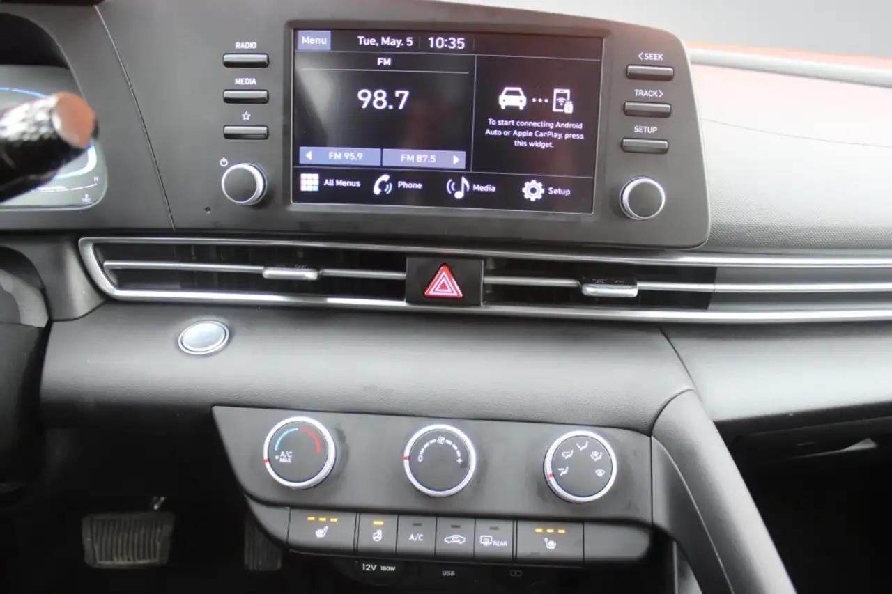Hyundai ELANTRA снимка Hyundai ELANTRA