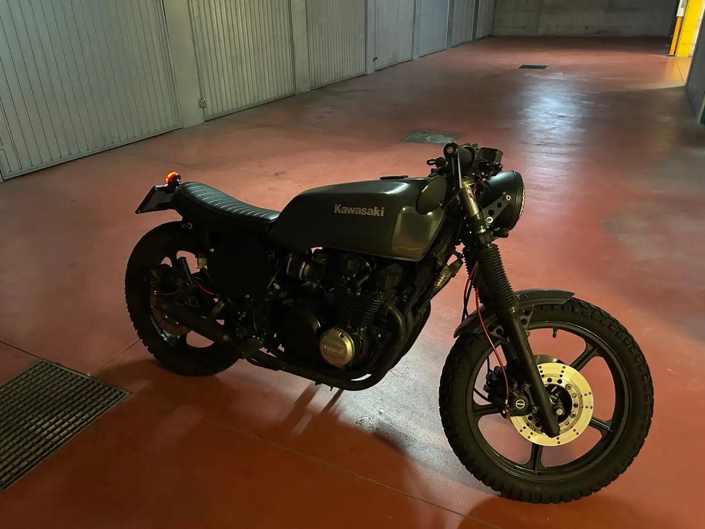 Kawasaki GPZ 550 - 1