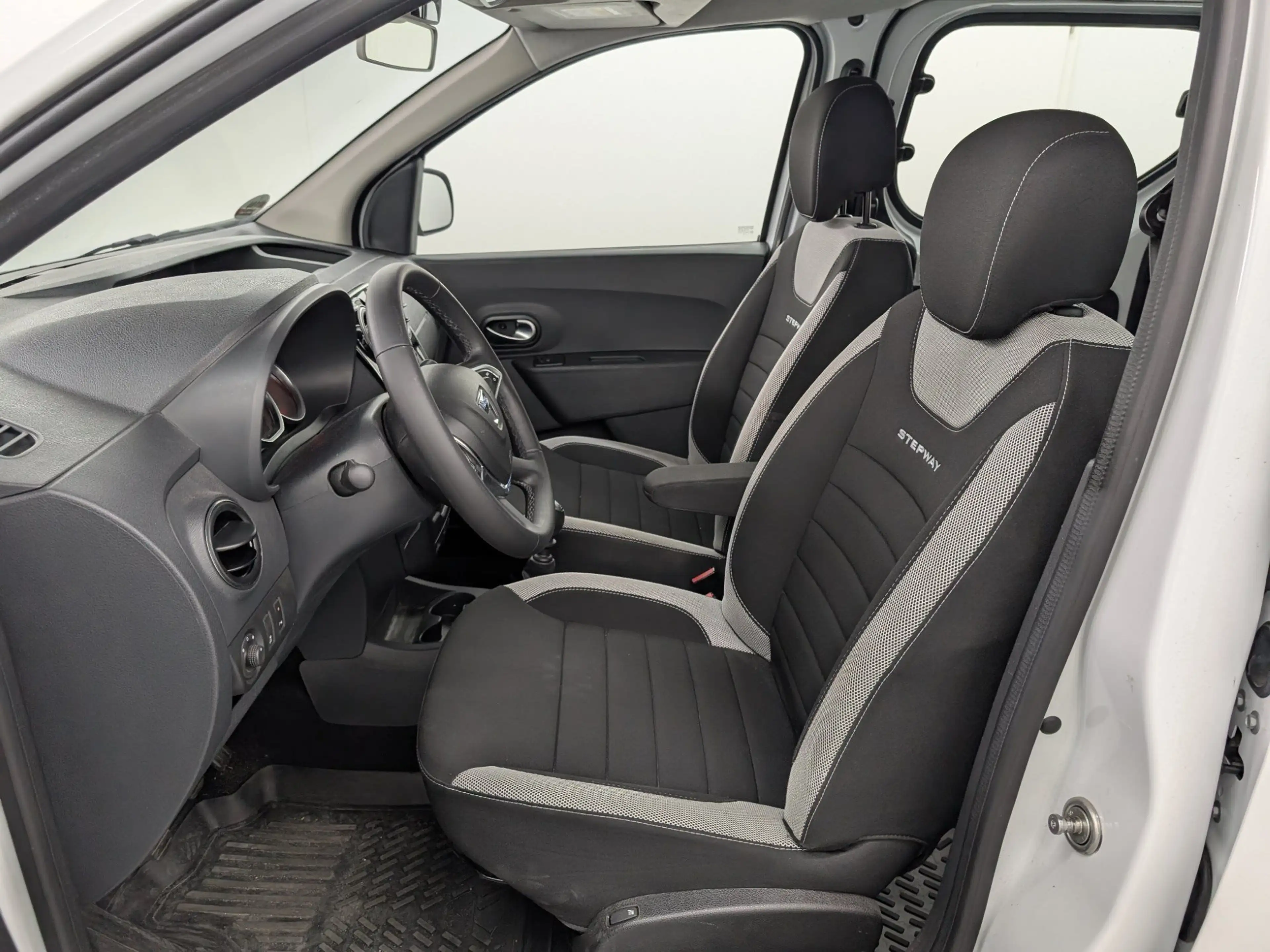Dacia Dokker Stepway Plus TCe 130 Navi AHK Kamera — photo 8