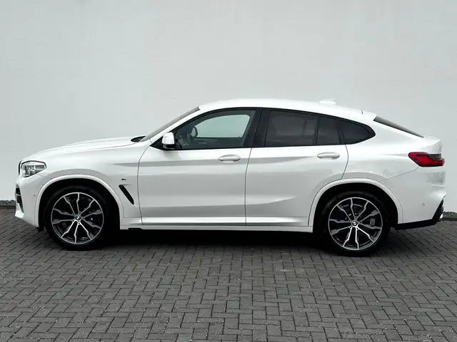 BMW X4 view 8