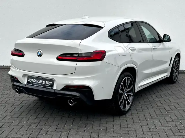 BMW X4 view 5