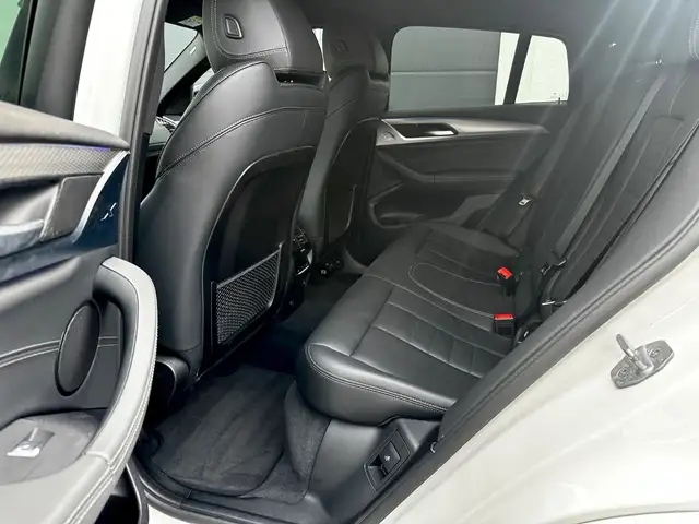 BMW X4 view 13