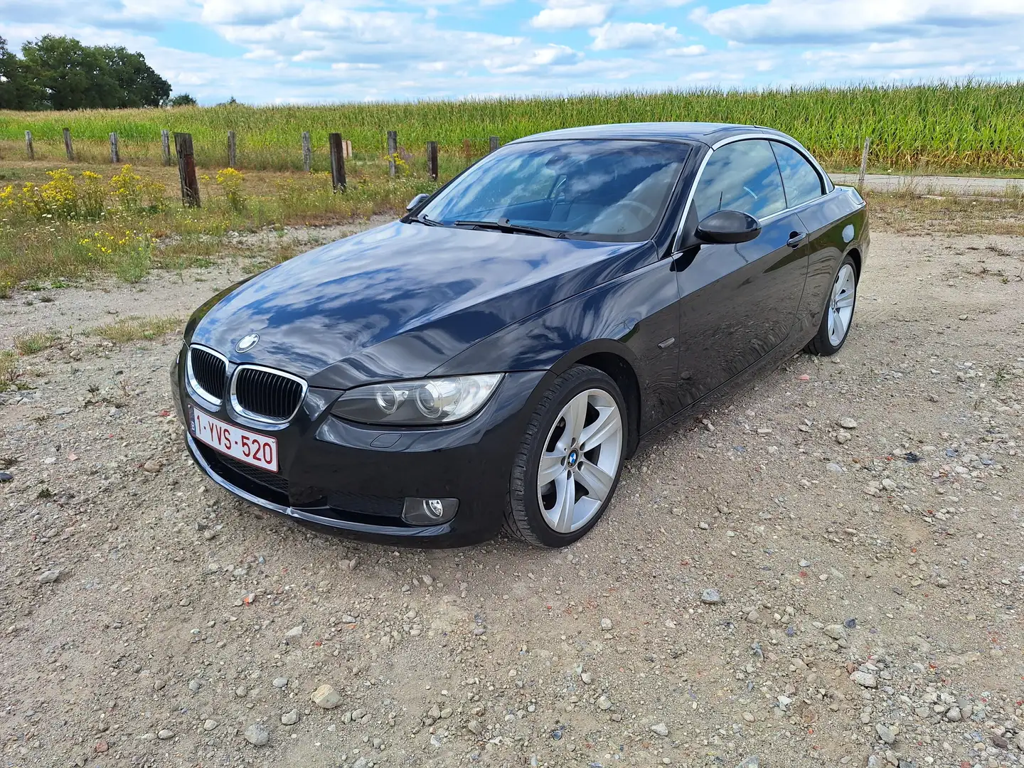 BMW 320 320d DPF Cabrio Aut. Zwart - 1
