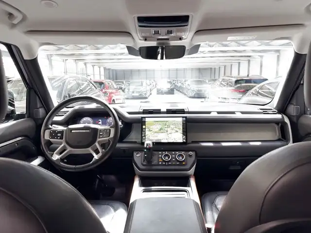 Land Rover Defender view 9