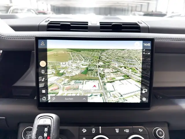 Land Rover Defender view 12