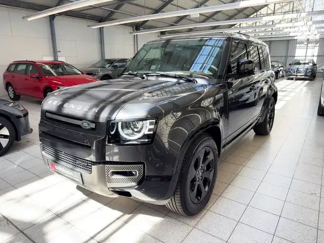 Land Rover Defender view 3