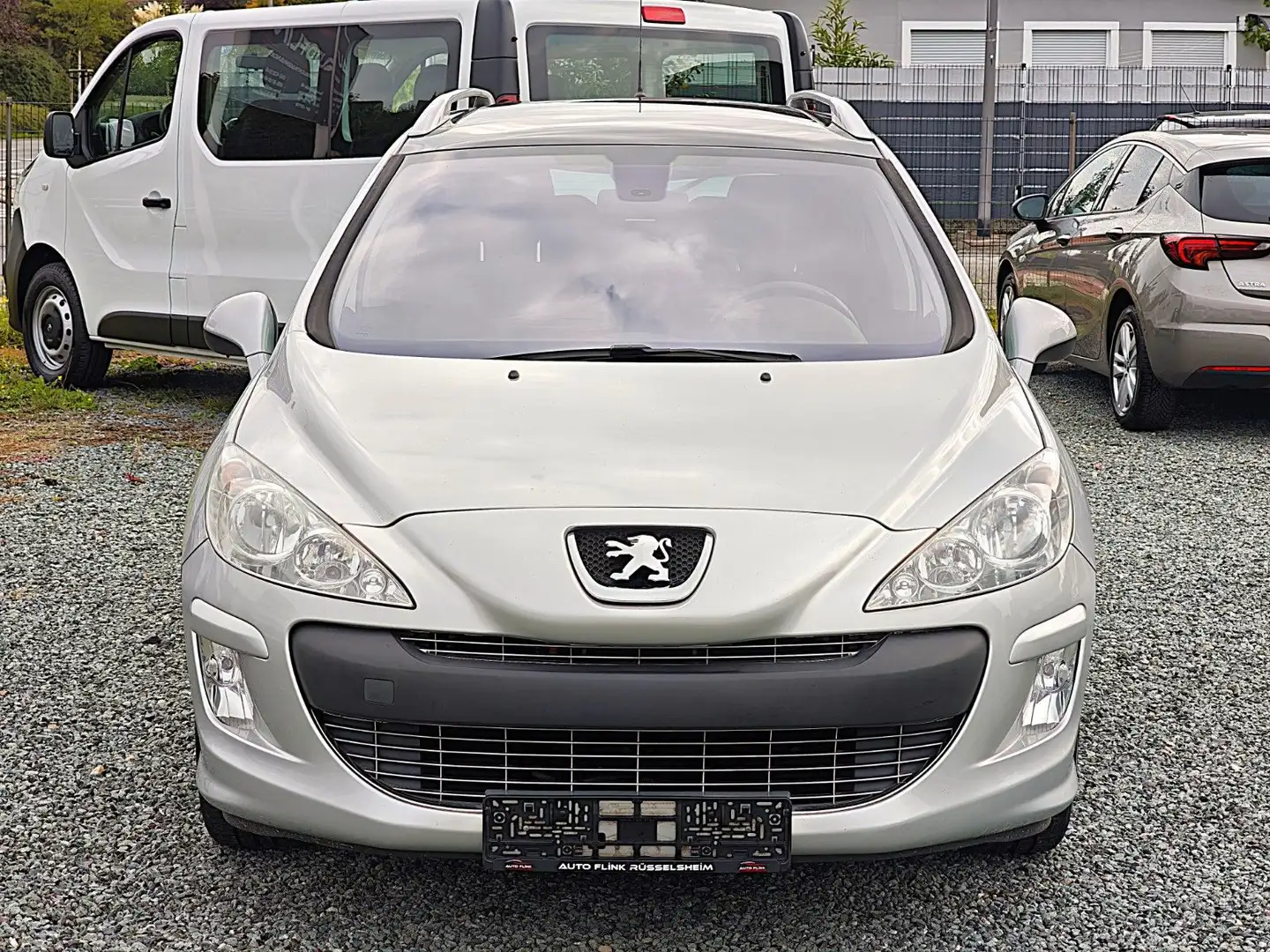 Peugeot 308 SW Premium 1.6 (1.Hand/PDC/KLIMA) Silber - 2