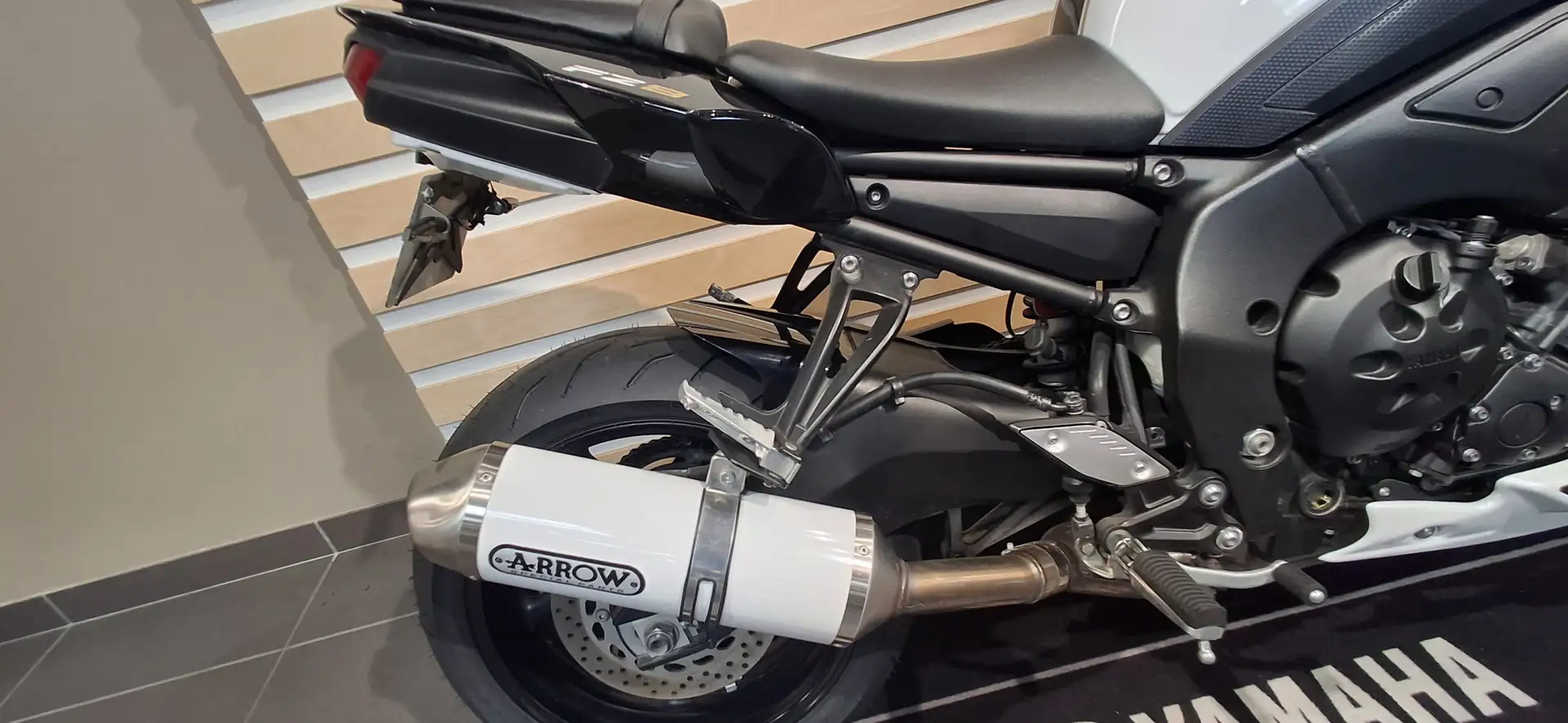 Yamaha FZ 8 Blanc - 2