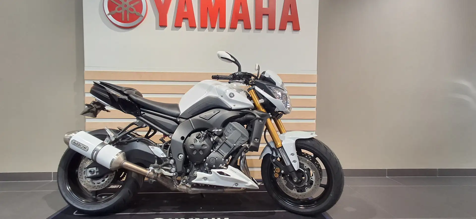 Yamaha FZ 8 Blanc - 1
