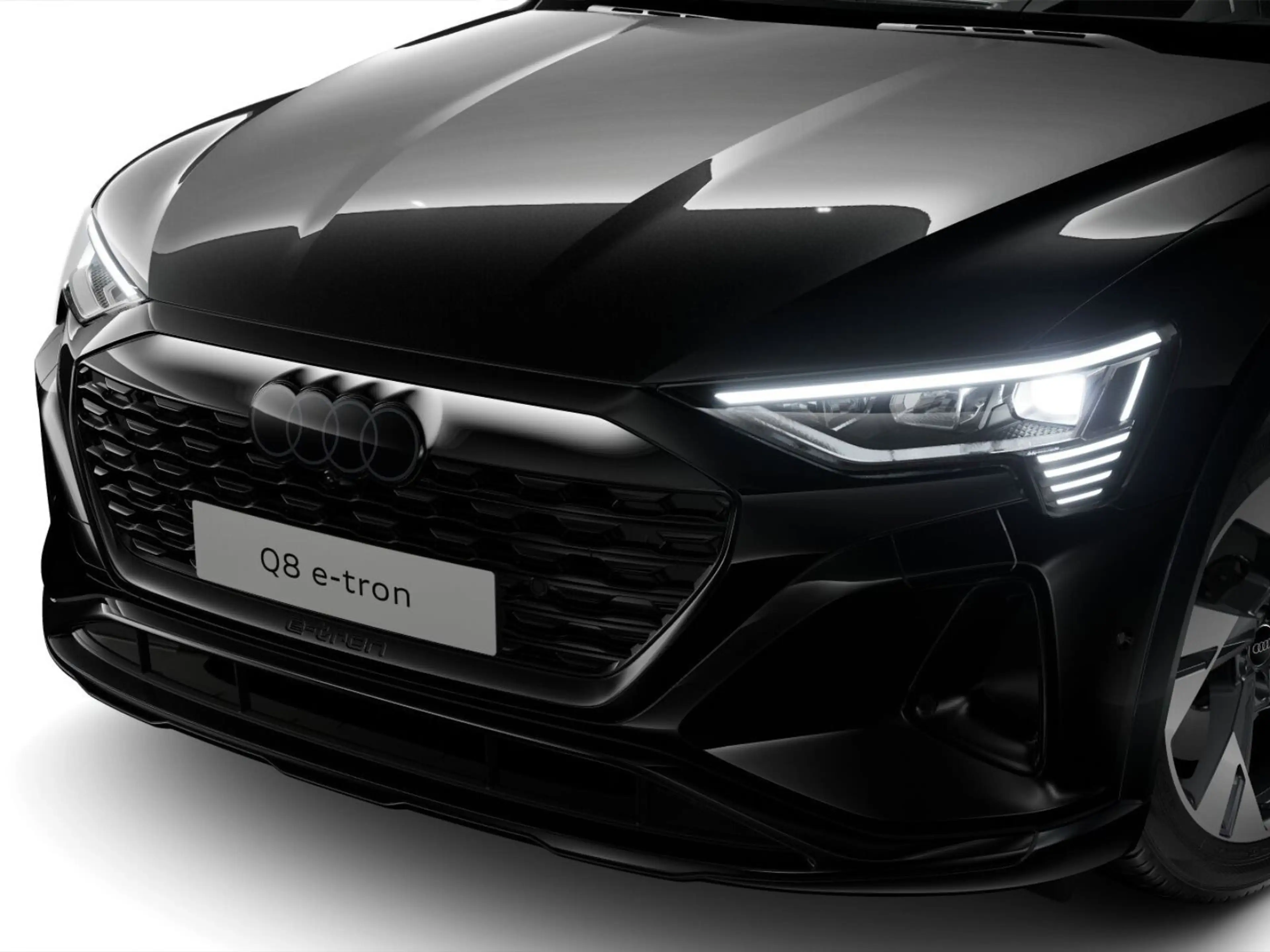 Audi Q8 e-tron advanced 55 quattro AHK*PANO*360°*HUD — photo 8