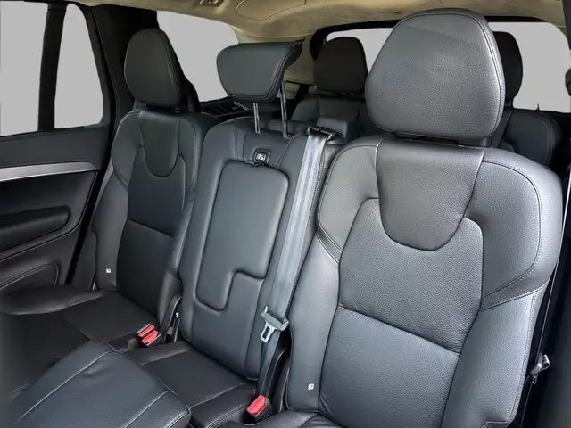 Volvo XC90 view 15