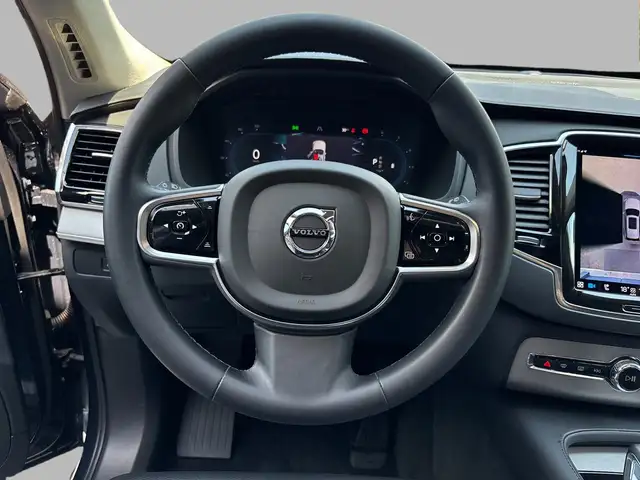 Volvo XC90 view 10